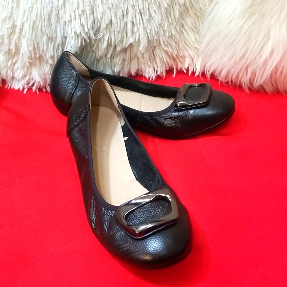 VENUS CELIA FLAT SHOES